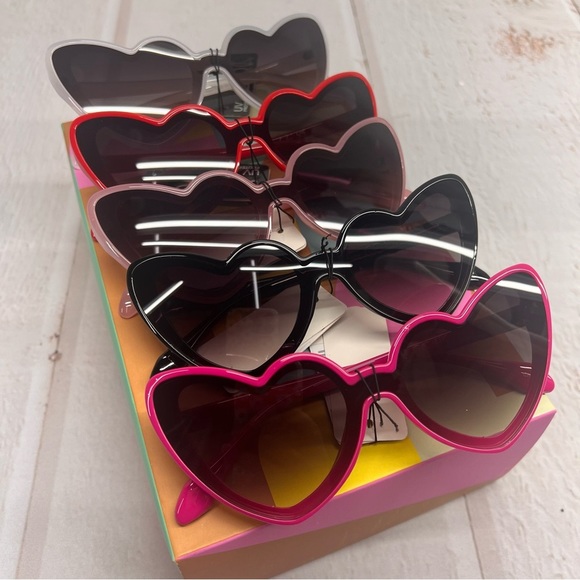 Trendy Heart Shaped Sunglasses – Multiple Colors Available ❤️ - Picture 7 of 9